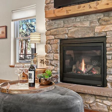 Black Bear Cabin With Hot Tub Woodland Park Esterno foto